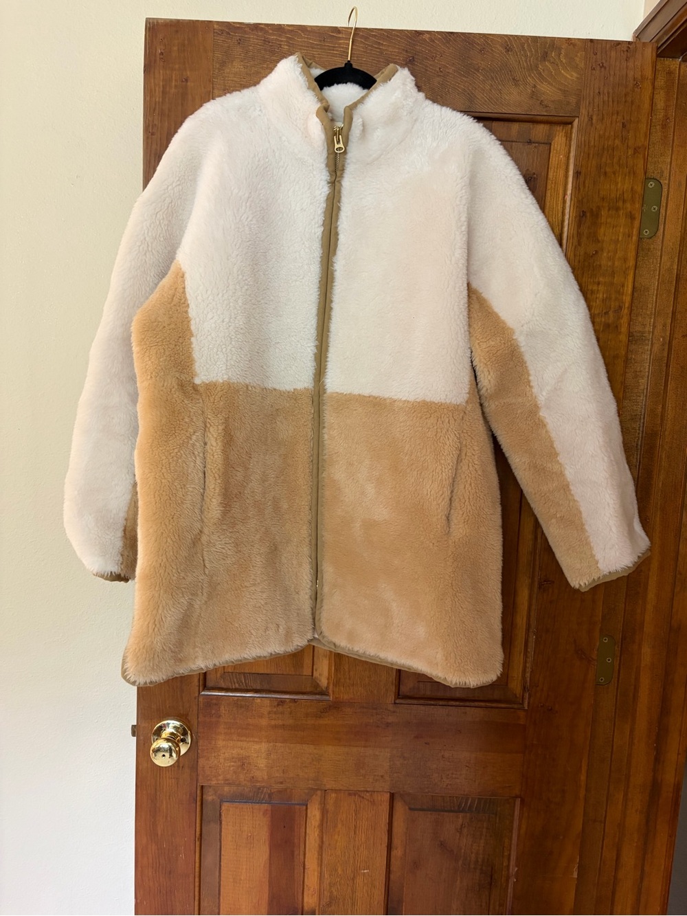 Women’s color block Two-Tone Faux Shearling Coat - Cream & Tan